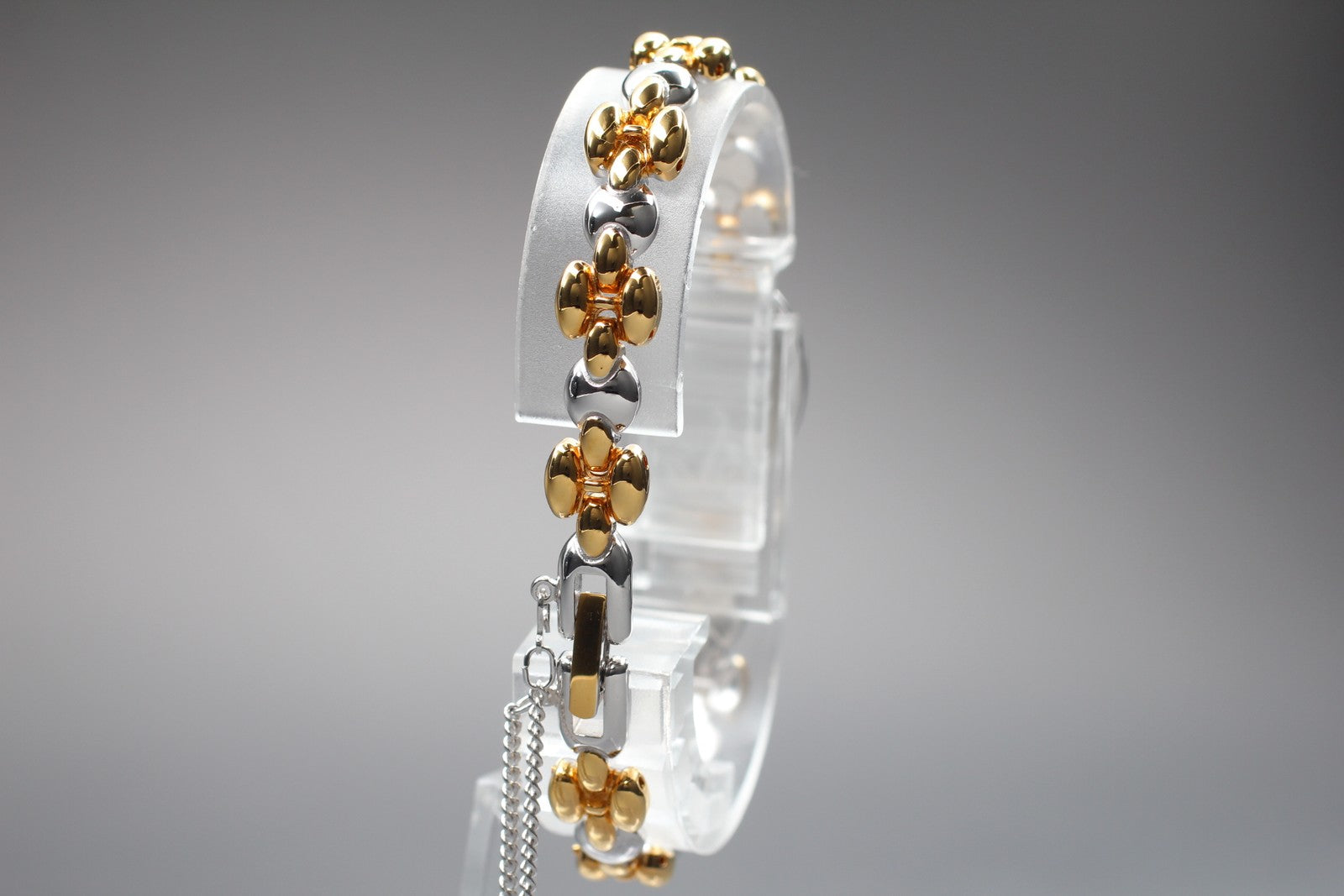 Vintage 1989 [NOS / Box] Seiko Tisse 1E20-6240 Quartz White Roman Dial Women's