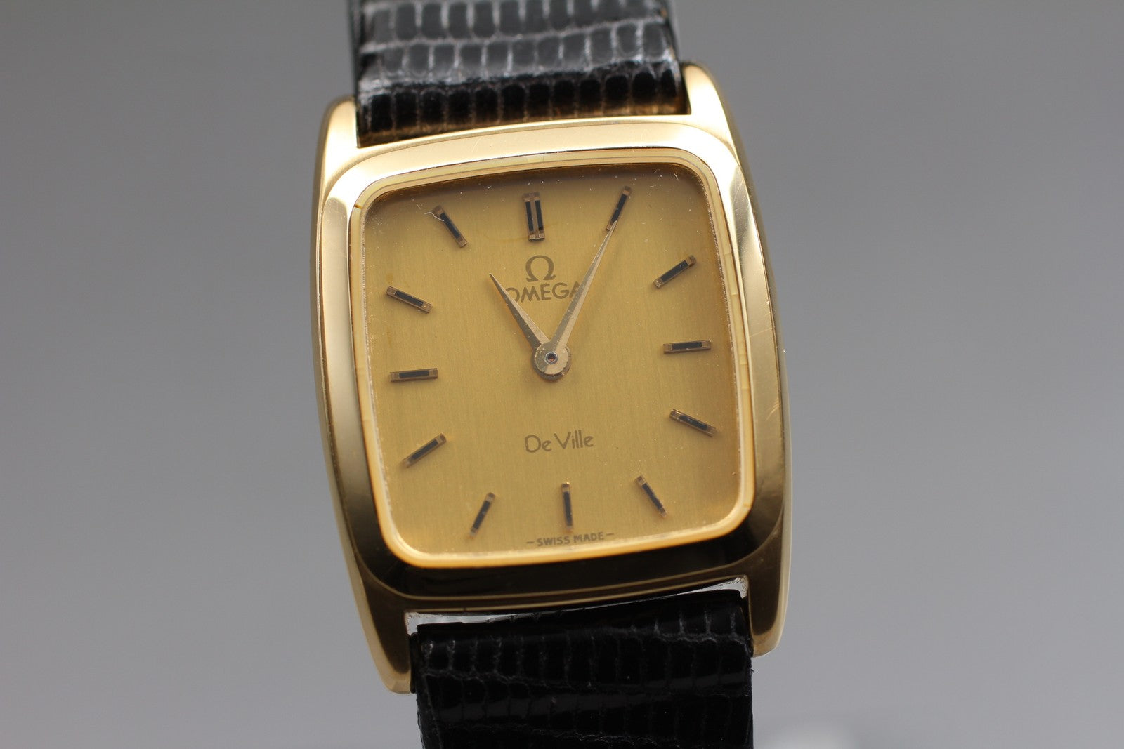 Vintage 1980 [Near MINT / BOX] Omega De Ville Cal.1387 Quartz Gold Tank Women's
