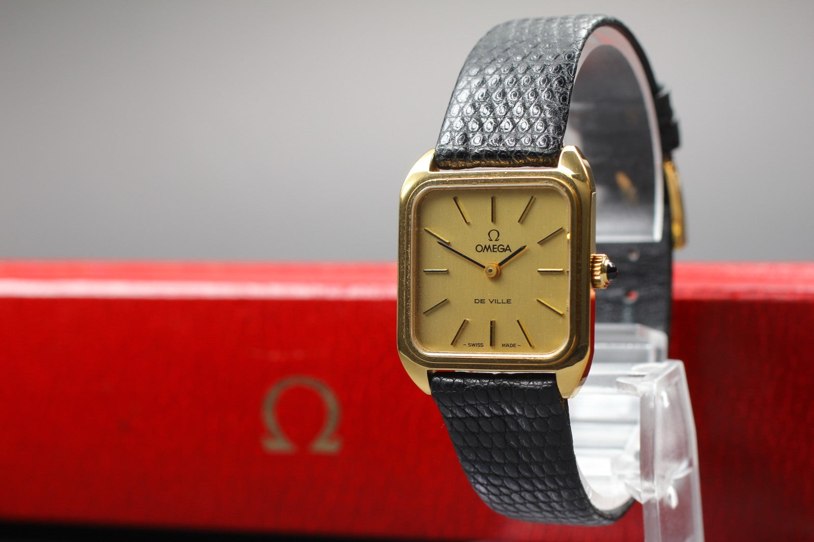 Vintage 1975 [Near MINT / Box] Omega De Ville Cal.625 Manual Gold Tank Women's