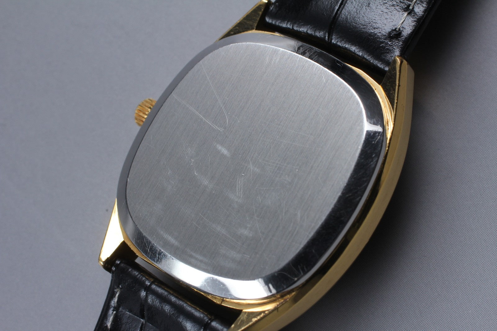Vintage 1979 [Near MINT] Omega De Ville 192.0034 34mm Quartz Gold Dial Men's