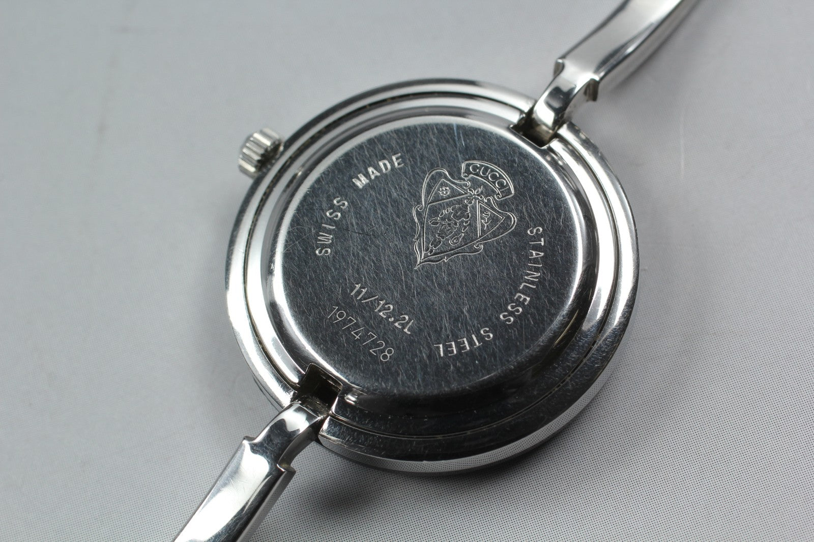 Near MINT Vintage Gucci Change Bezel 11/12.2L 26mm Quartz White Dial Women's