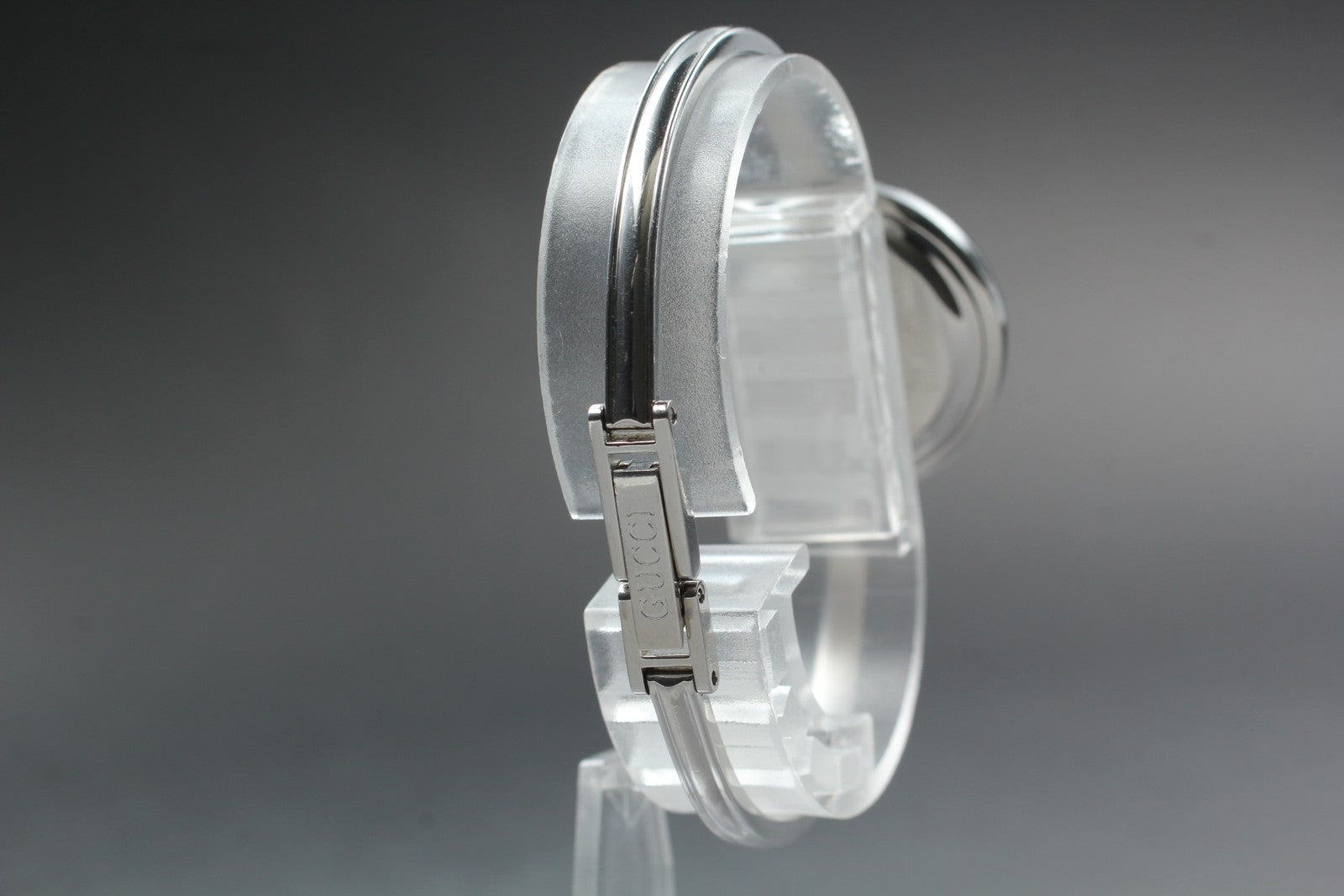 Near MINT Vintage Gucci Change Bezel 11/12.2L 26mm Quartz White Dial Women's