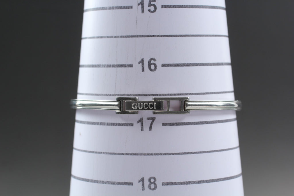 Near MINT Vintage Gucci Change Bezel 11/12.2L 26mm Quartz White Dial Women's