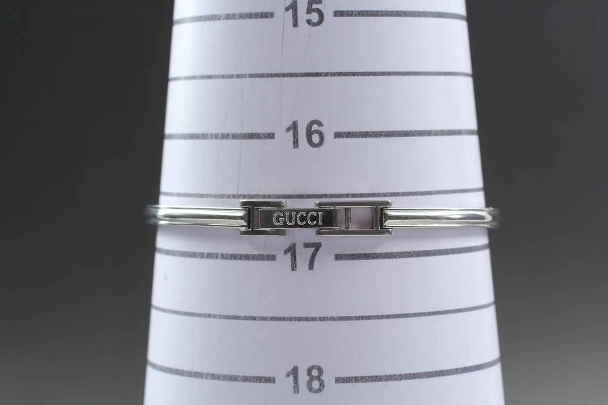 Near MINT Vintage Gucci Change Bezel 11/12.2L 26mm Quartz White Dial Women's