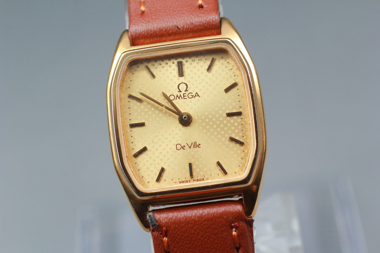 Vintage 1982 [Near MINT] Omega De Ville 591.0247 20mm Gold Dial Quartz Women's