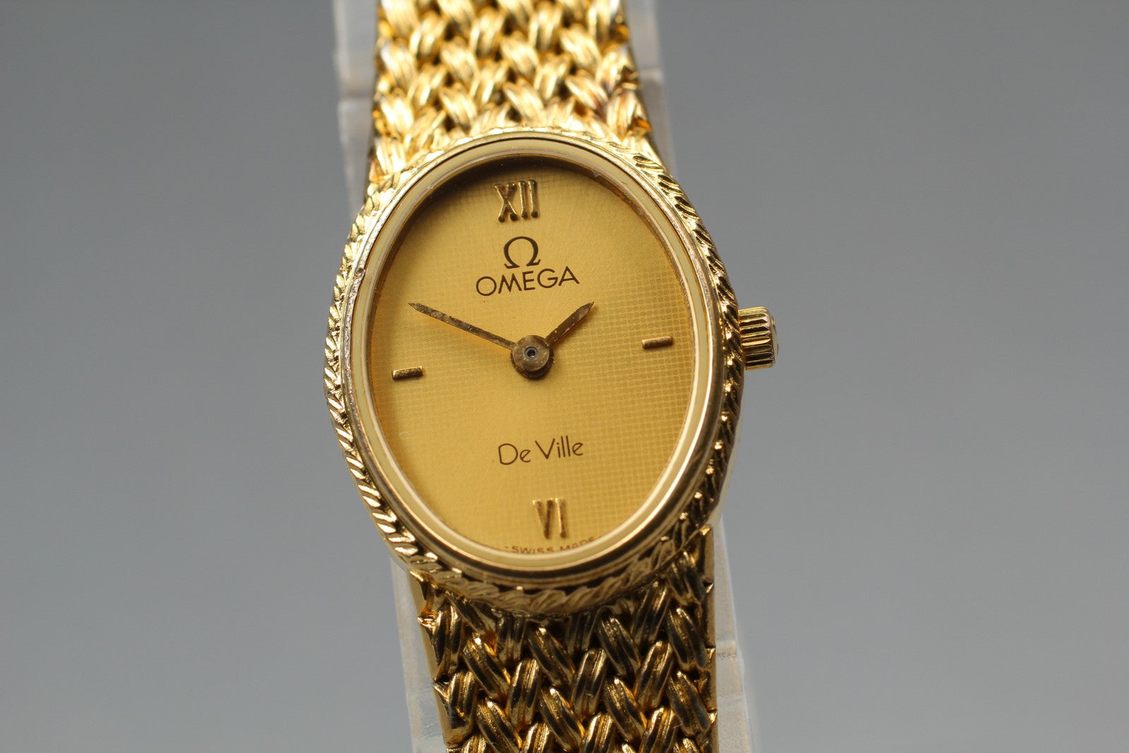 Vintage 1984 [Near MINT] Omega De Ville 591.0303 16mm Quartz Gold Dial Women's