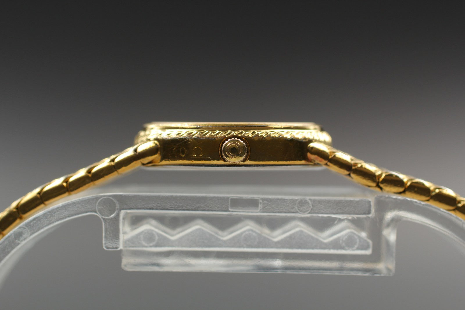 Vintage 1984 [Near MINT] Omega De Ville 591.0303 16mm Quartz Gold Dial Women's