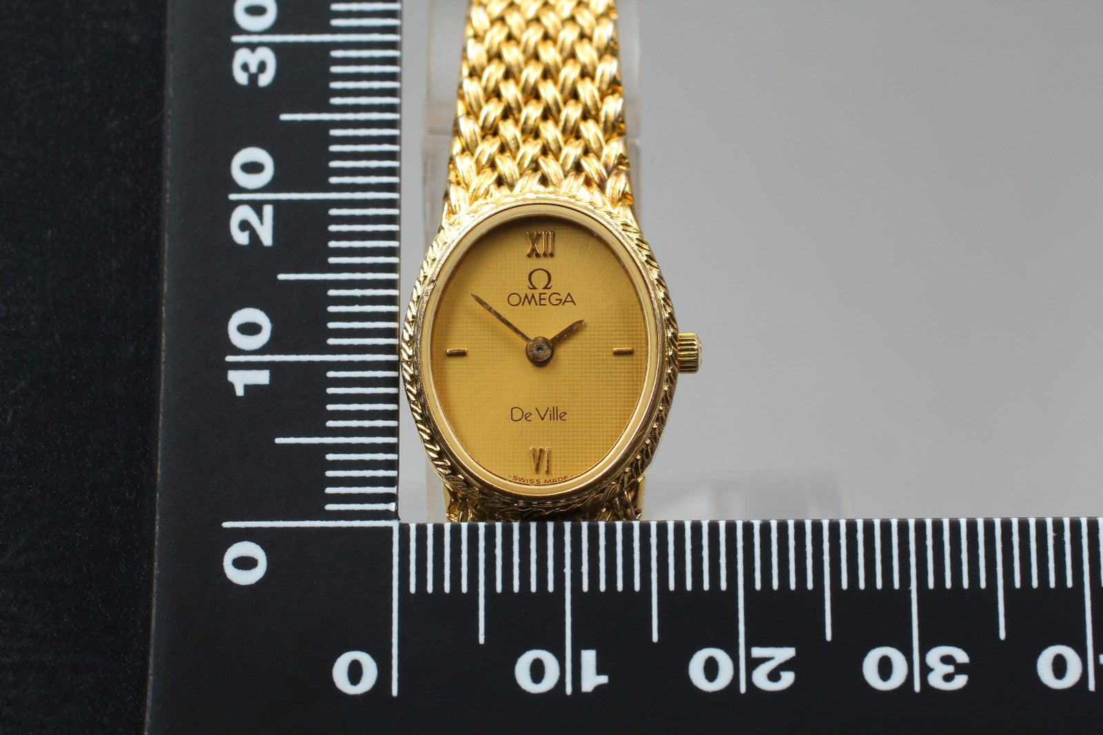 Vintage 1984 [Near MINT] Omega De Ville 591.0303 16mm Quartz Gold Dial Women's