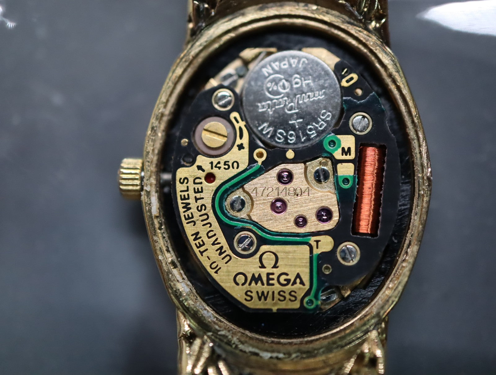 Vintage 1984 [Near MINT] Omega De Ville 591.0303 16mm Quartz Gold Dial Women's