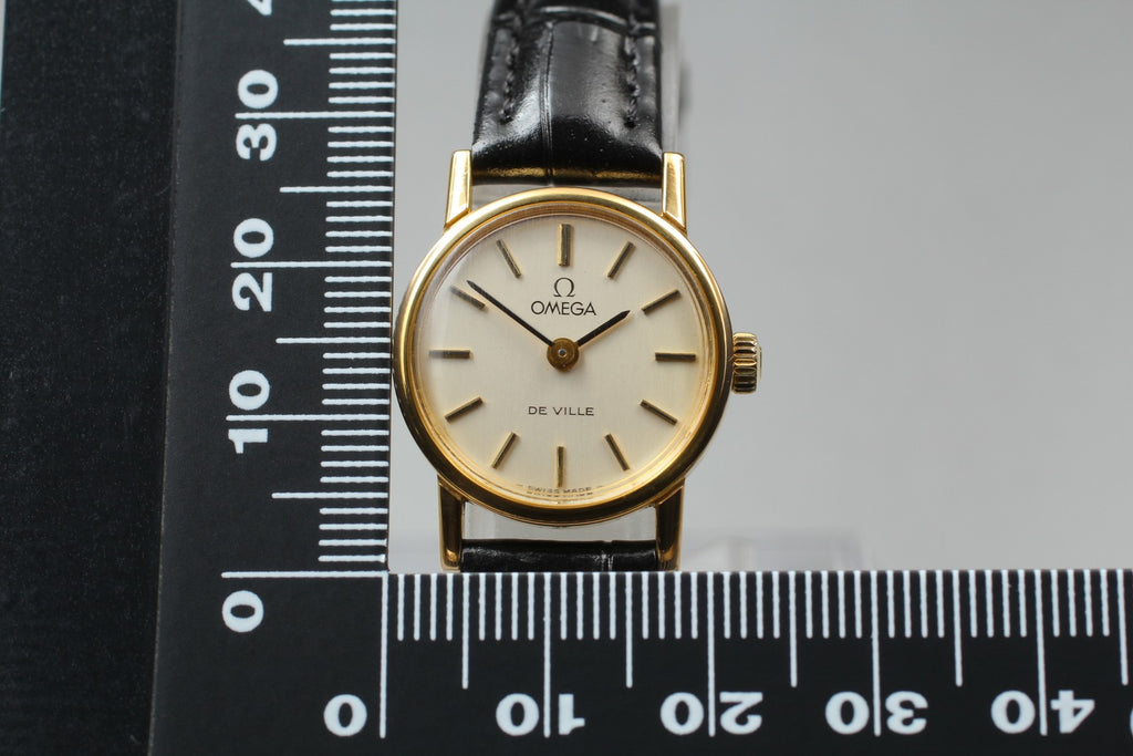 Vintage 1977 [Near MINT] Omega De Ville 511.0554 21mm Manual Silver Dial Women's