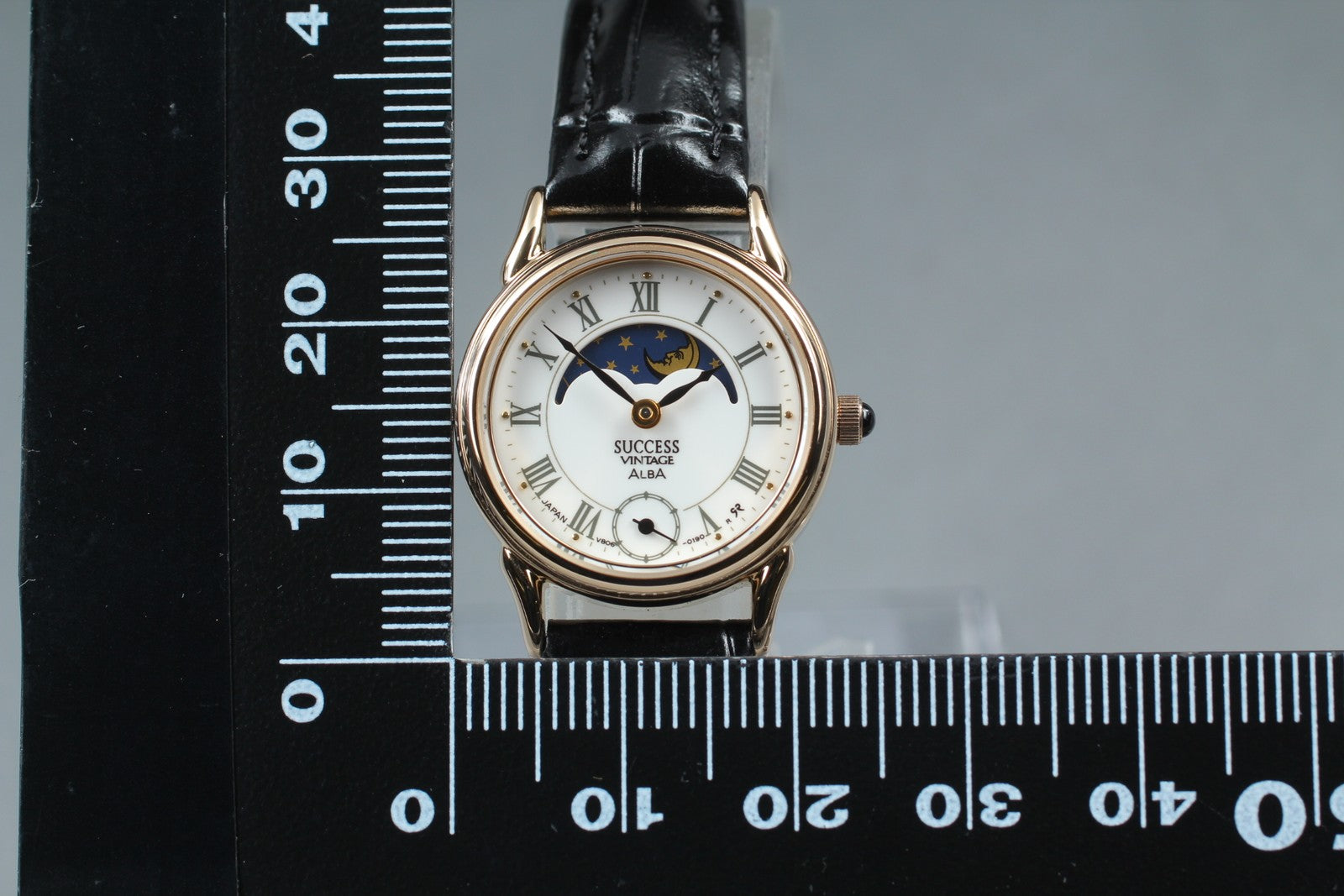 Vintage 1989 [Near MINT] Seiko Alba V806-0090 22mm Quartz Sun & Moon Roman Women