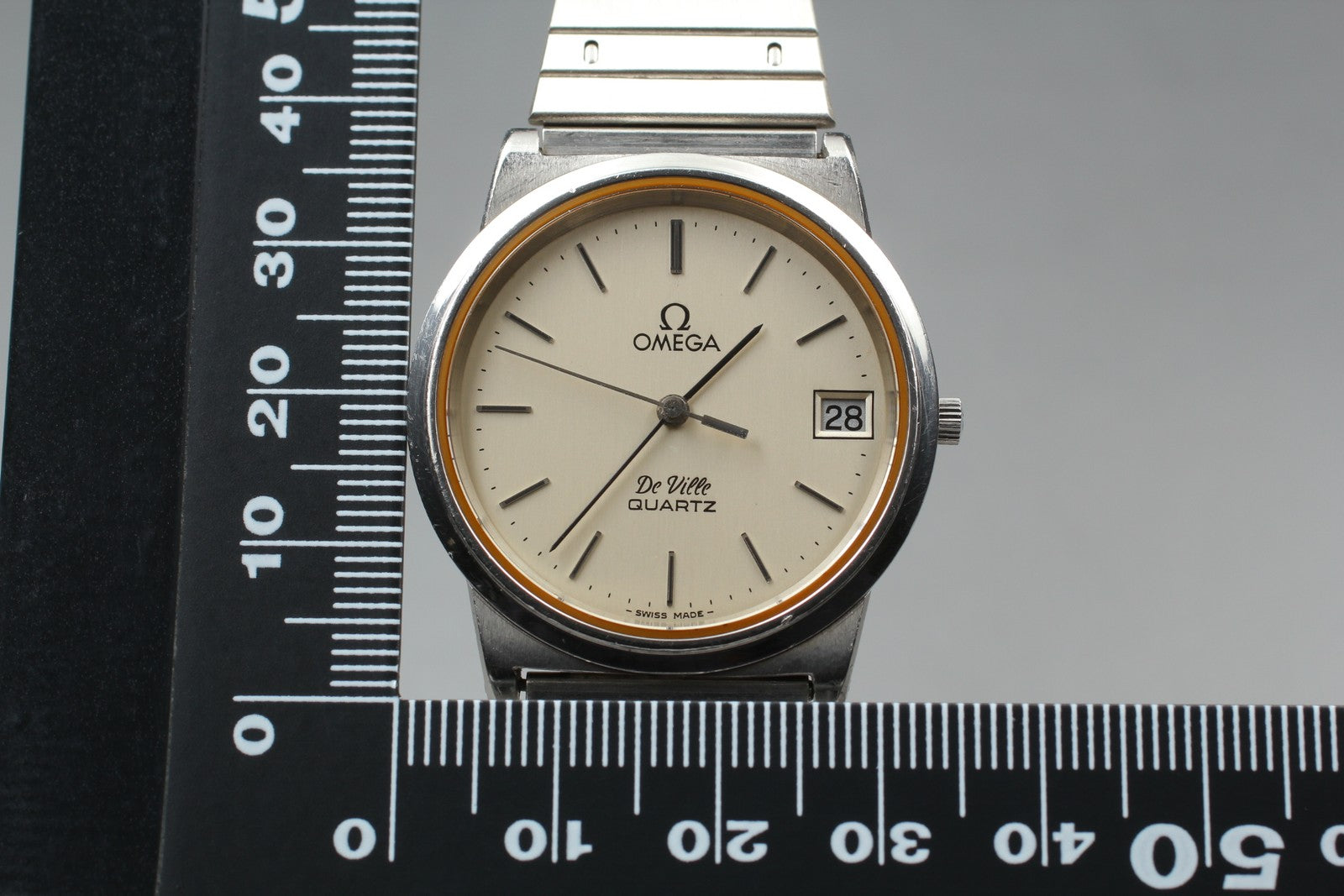 Vintage 1979 [Near MINT] Omega De Ville 195.0159 33mm Quartz Silver Dial Men's