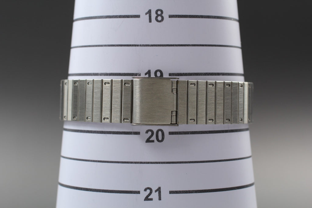 Vintage 1979 [Near MINT] Omega De Ville 195.0159 33mm Quartz Silver Dial Men's
