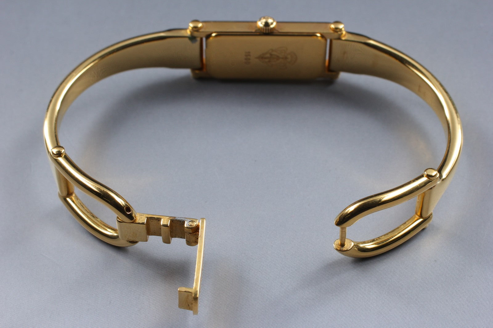 Near MINT Vintage Gucci 1500 12mm Quartz Black Dial Gold Women's From JAPAN