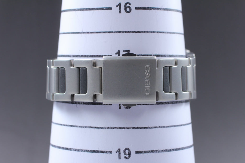 Tested [Near MINT] Vintage Casio Wrist Camera WQV-2 39mm Quartz Silver Men's