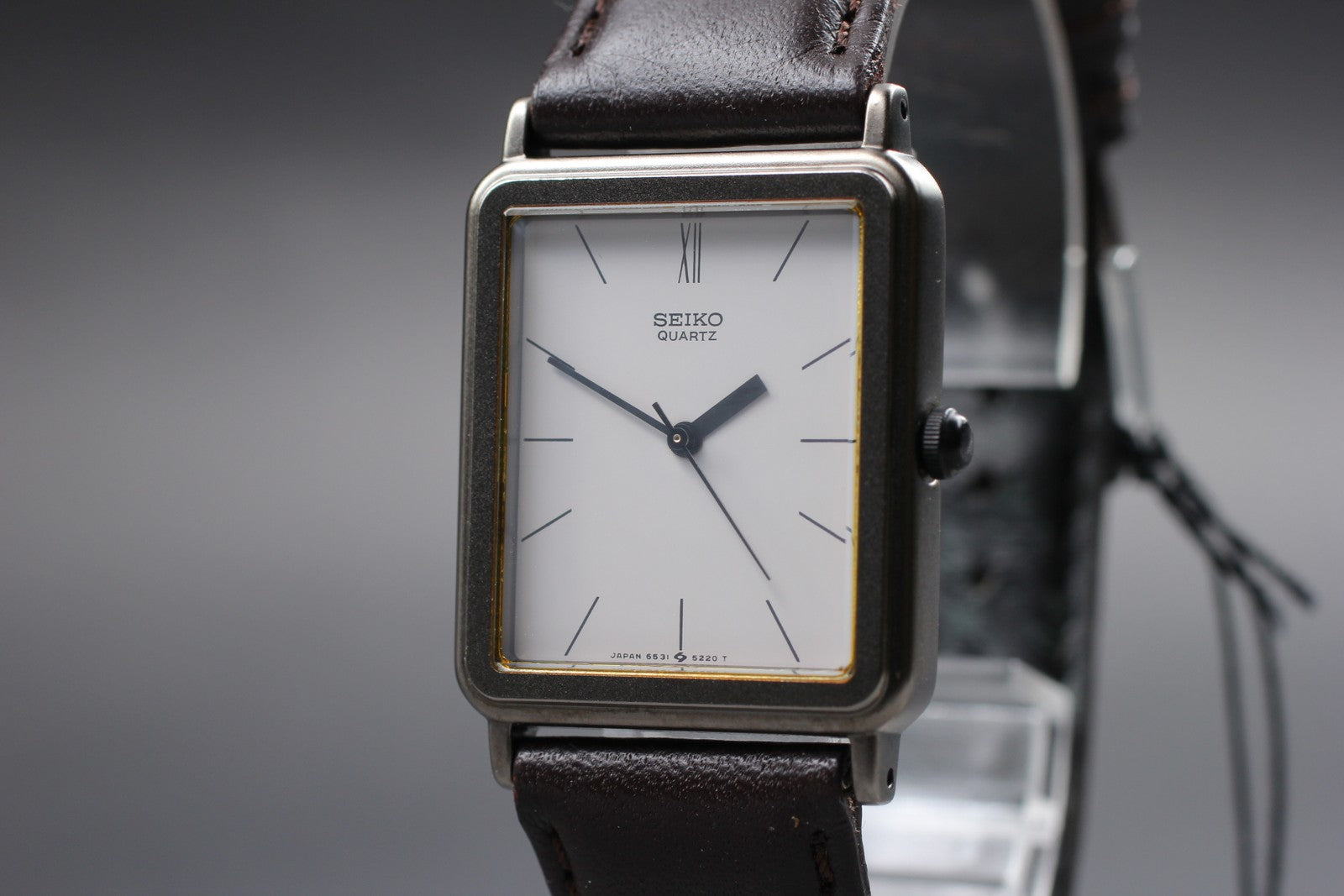 Vintage 1984 [NOS / Tag] Seiko Avenue 6531-5140 25mm Quartz White Roman Tank Men