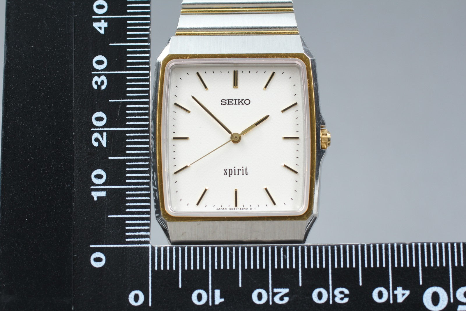 Vintage 1991 [Near MINT] Seiko Spirit 5E31-5A70 29mm Quartz White Dial Men's
