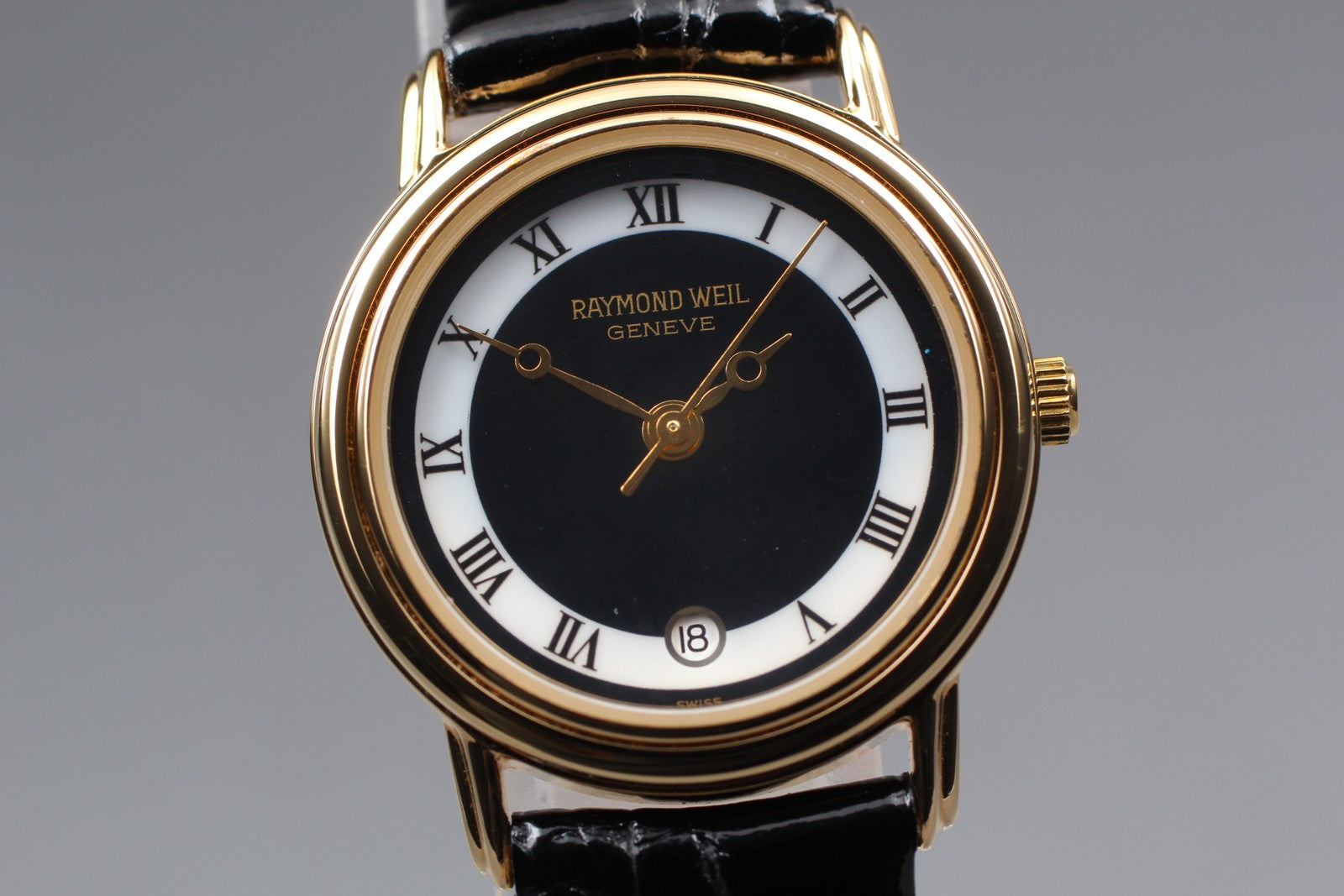 MINT / BOX Vintage Raymond Weil Geneve 5332 24mm Quartz Black Roman Dial Women's