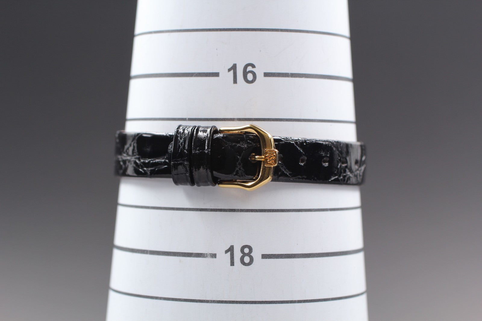 MINT / BOX Vintage Raymond Weil Geneve 5332 24mm Quartz Black Roman Dial Women's