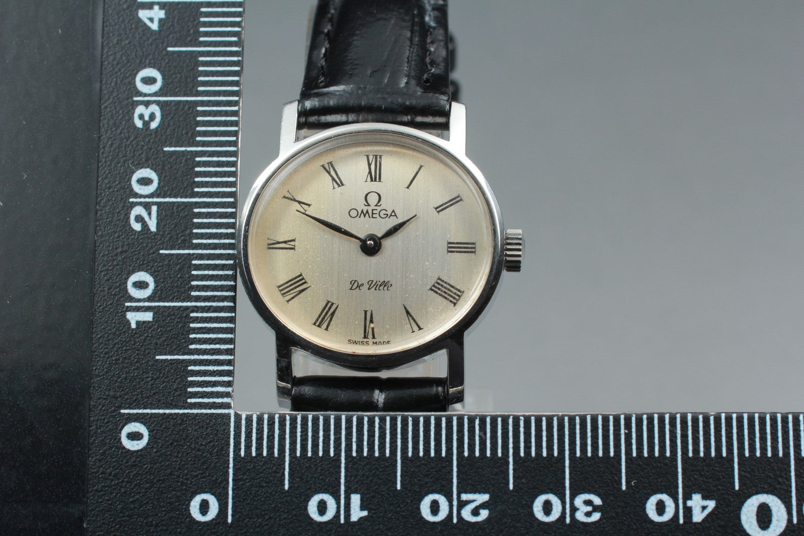 Vintage 1979 [Exc+5] 1978 Omega De Ville 511.0508 Manual Winding Silver Women's