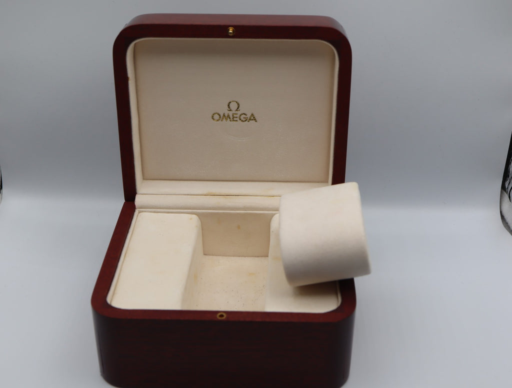 Near MINT Omega Vintage Wooden Watch Box Genuine Case Only From JAPAN #1525