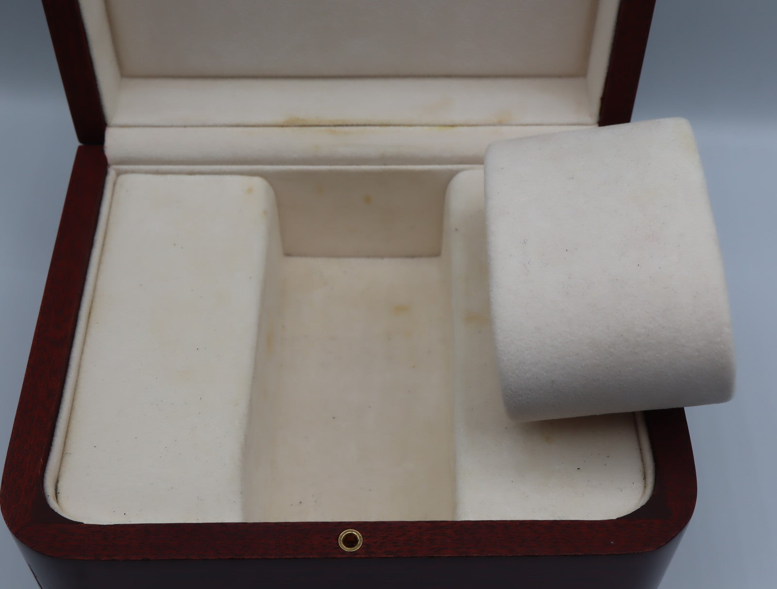 Near MINT Omega Vintage Wooden Watch Box Genuine Case Only From JAPAN #1525