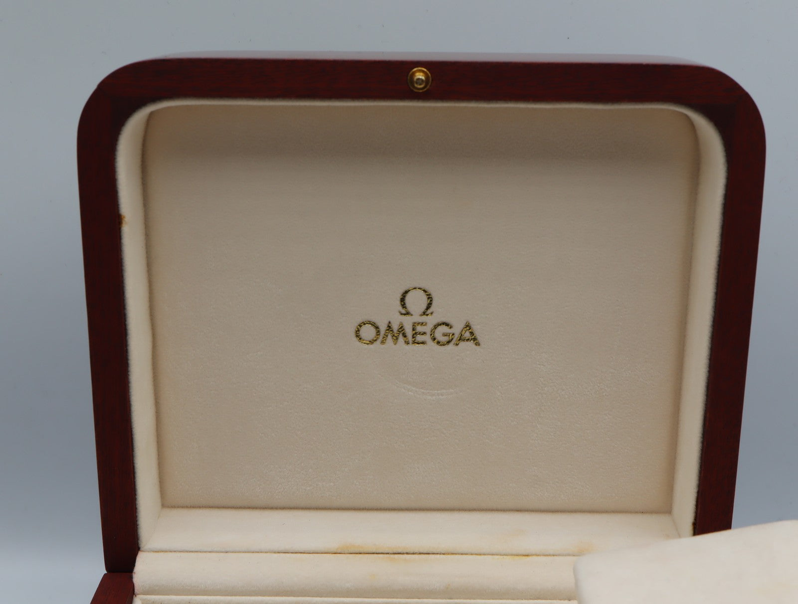 Near MINT Omega Vintage Wooden Watch Box Genuine Case Only From JAPAN #1525