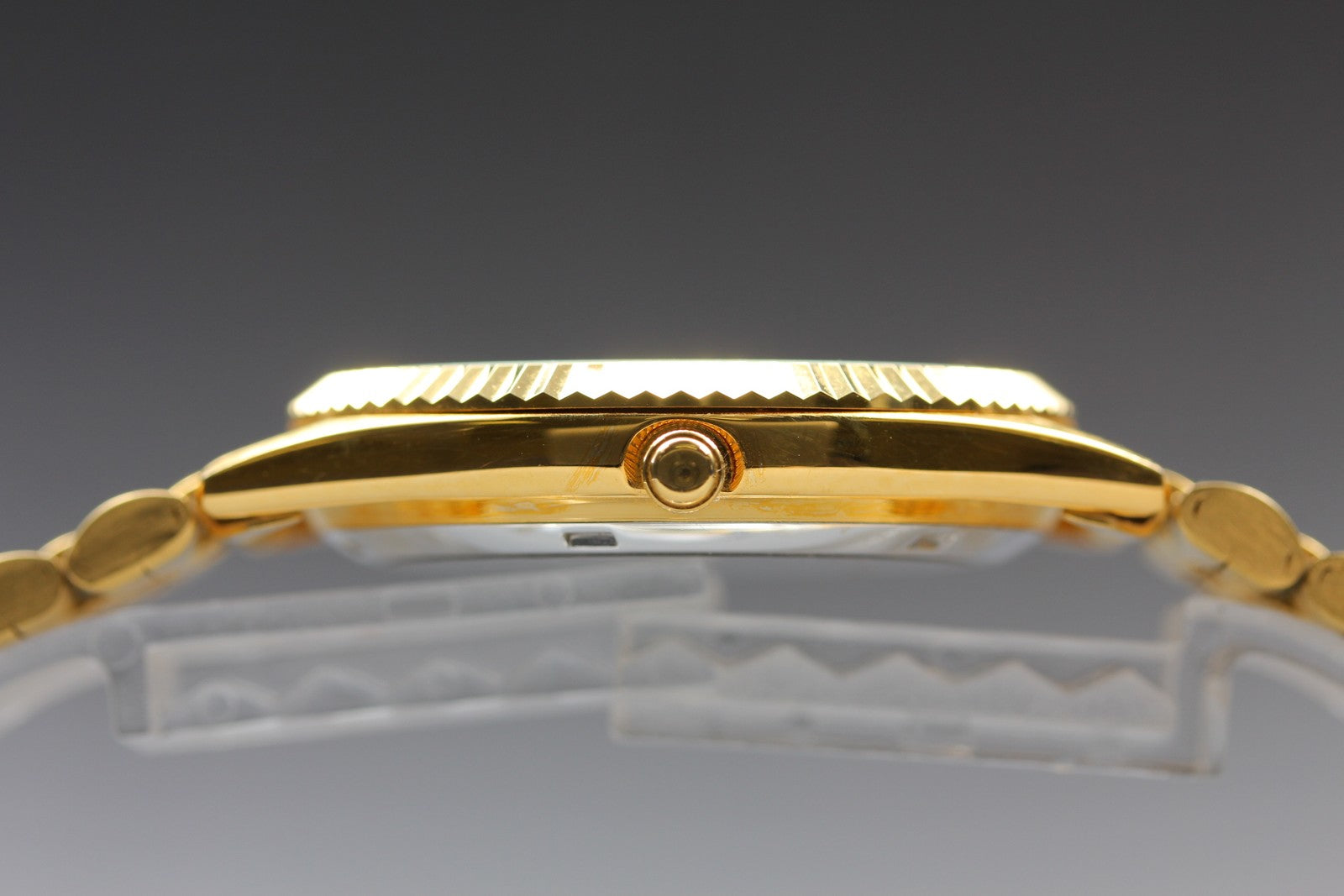 NOS / Box, Paper Vintage Citizen CQ President 6100-S26585 34mm Quartz Gold Men