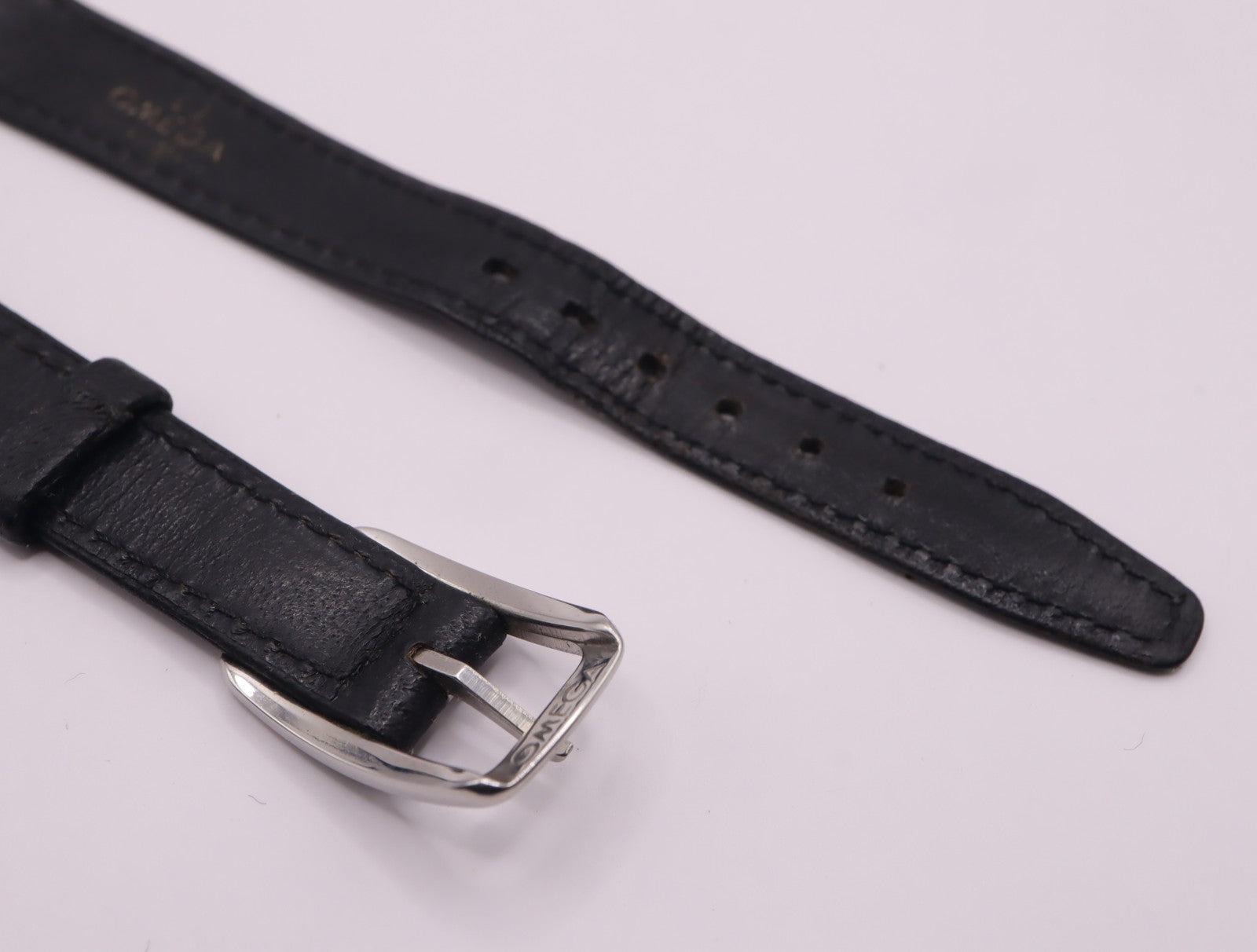 Near MINT Omega Vintage Genuine Black Leather Strap 14mm Silver Buckle Women's