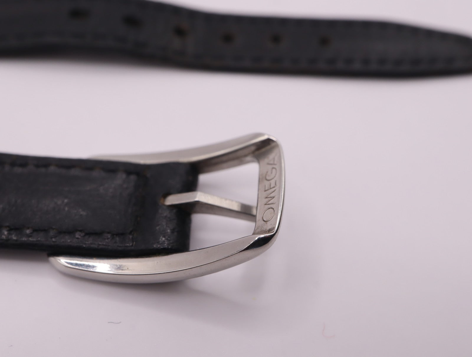 Near MINT Omega Vintage Genuine Black Leather Strap 14mm Silver Buckle Women's