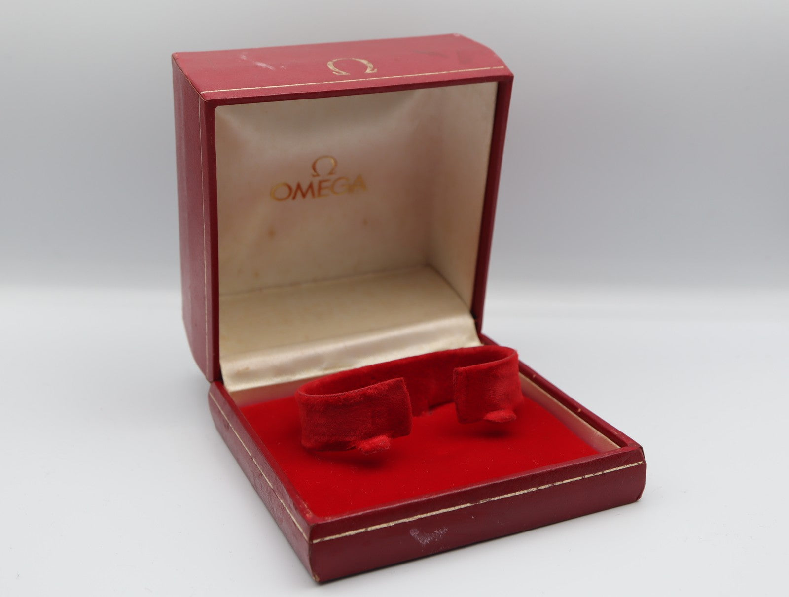 Near MINT Omega Vintage Red Watch Box Genuine Case Only From JAPAN #1536