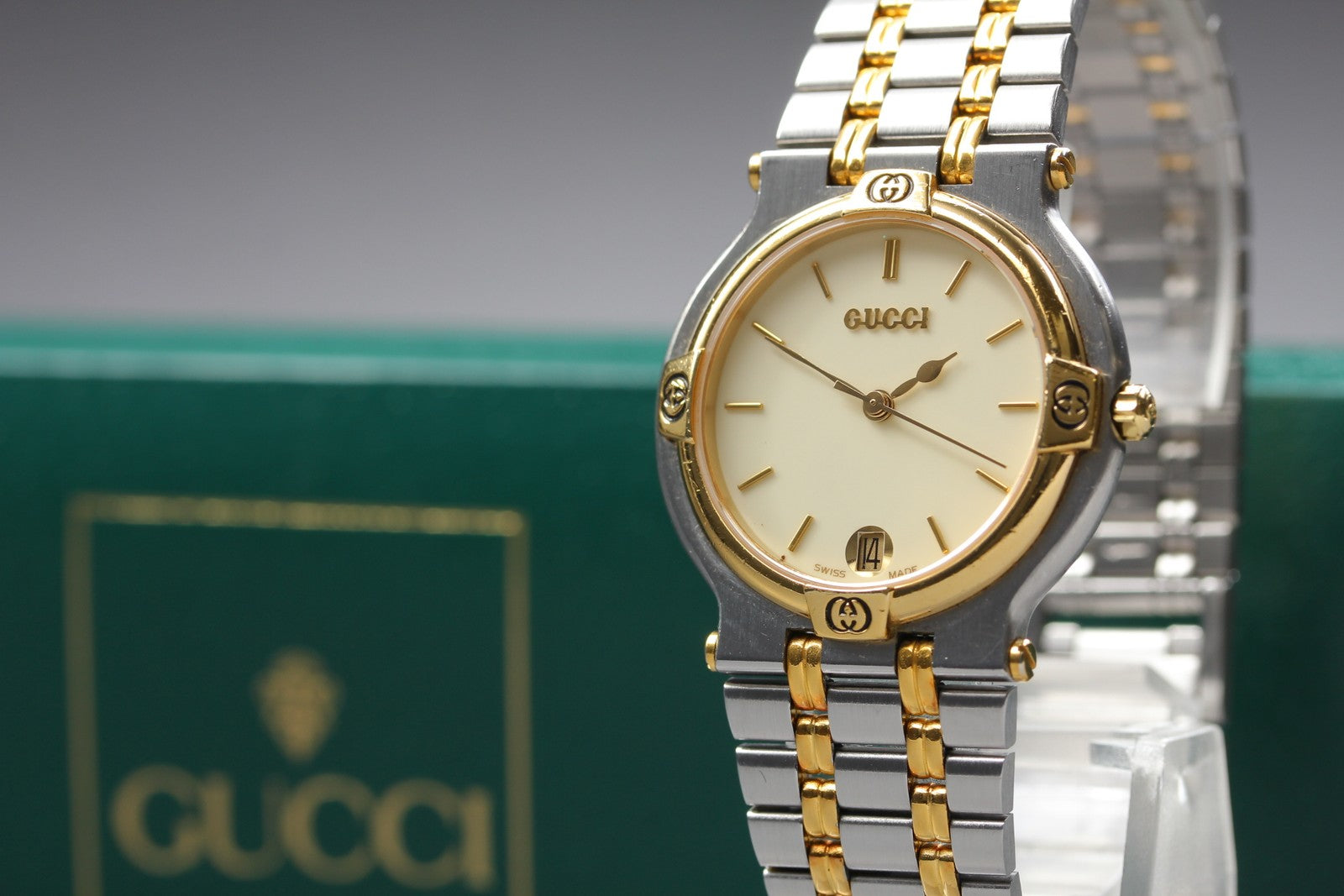 Near MINT / BOX Vintage Gucci 9000M 32mm Quartz Off White Dial Men's From JAPAN