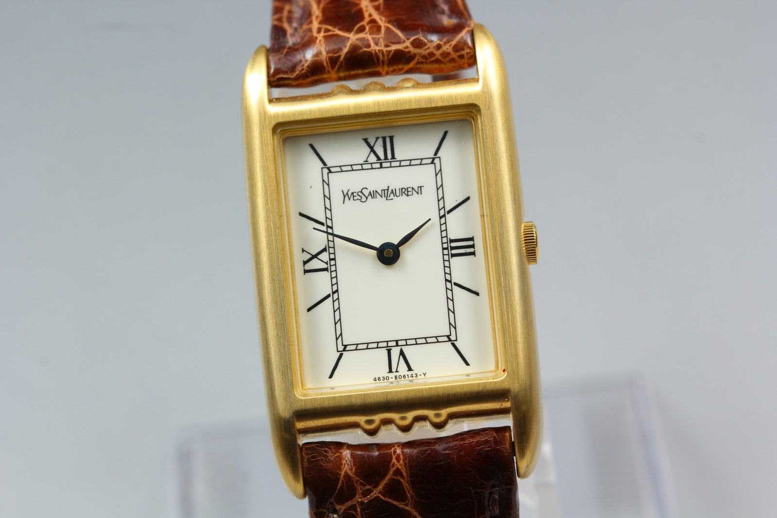 Near MINT Vintage Yves Saint Laurent 4625-E68176 23mm Quartz Roman Tank Unisex