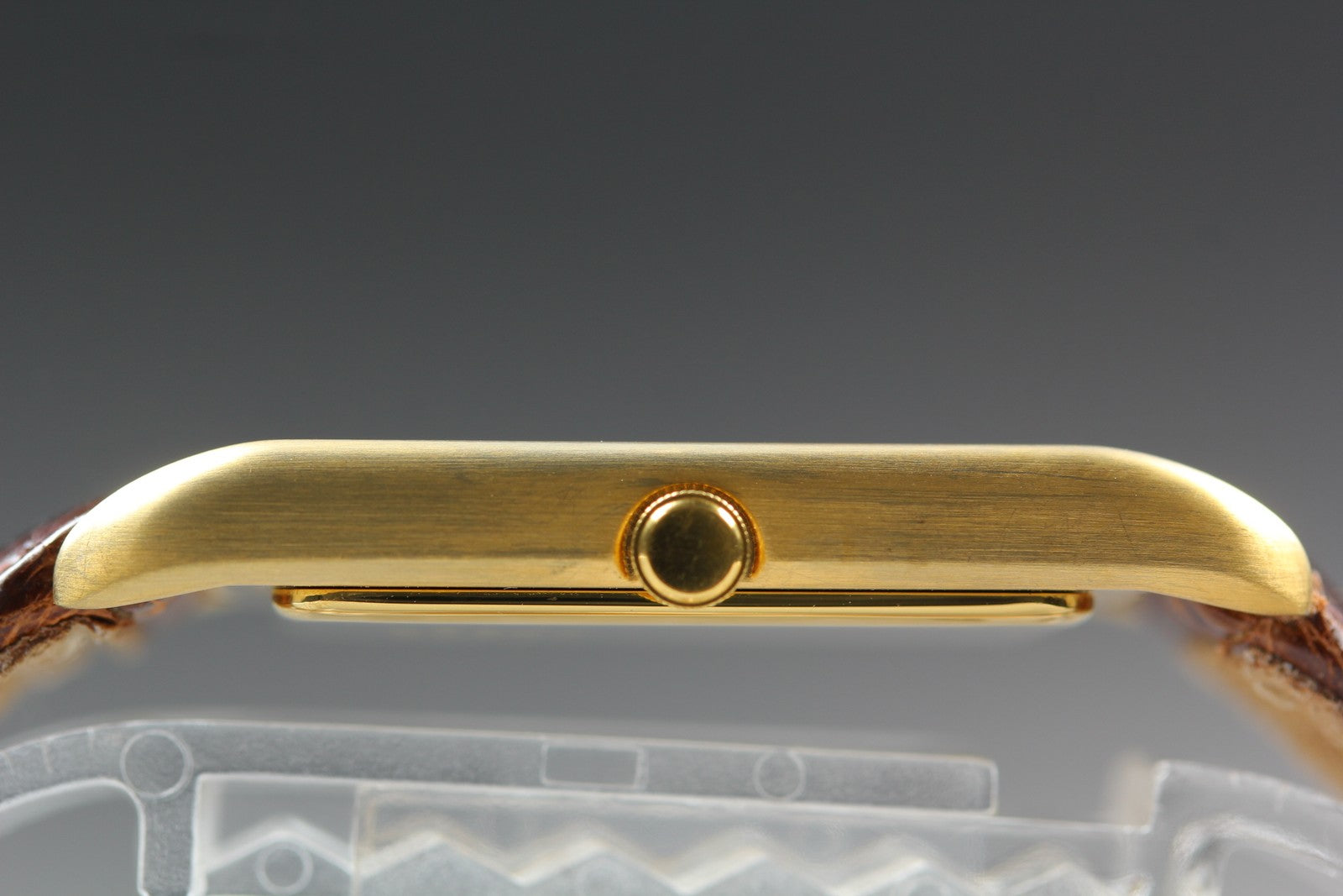 Near MINT Vintage Yves Saint Laurent 4625-E68176 23mm Quartz Roman Tank Unisex