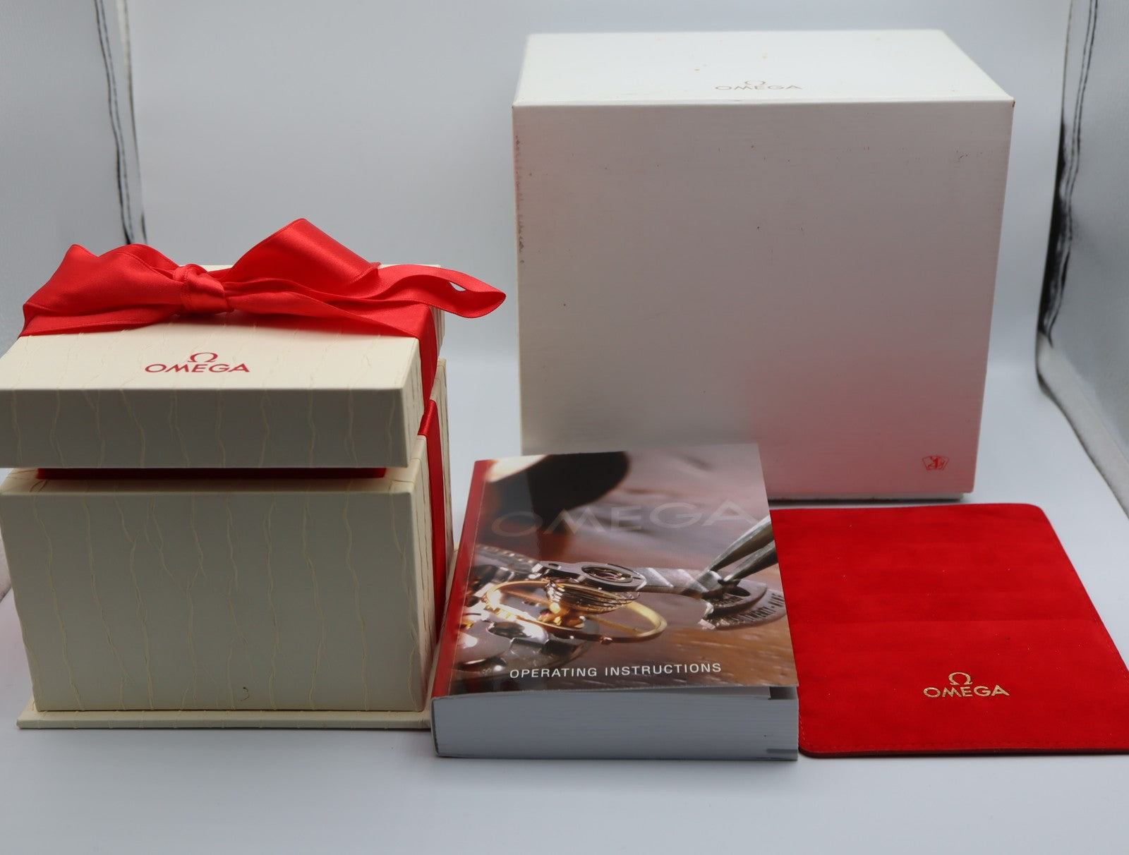 Near MINT Omega Red Ribbon White Watch Box Genuine Case Only From JAPAN #1524