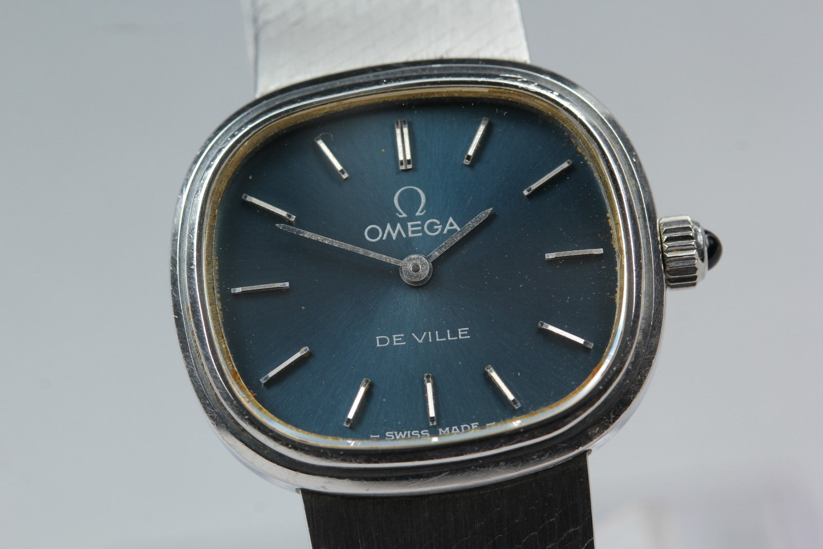 1977 Near MINT Vintage OMEGA De Ville 511.0538 26mm Manual Cal.625 Navy Women's