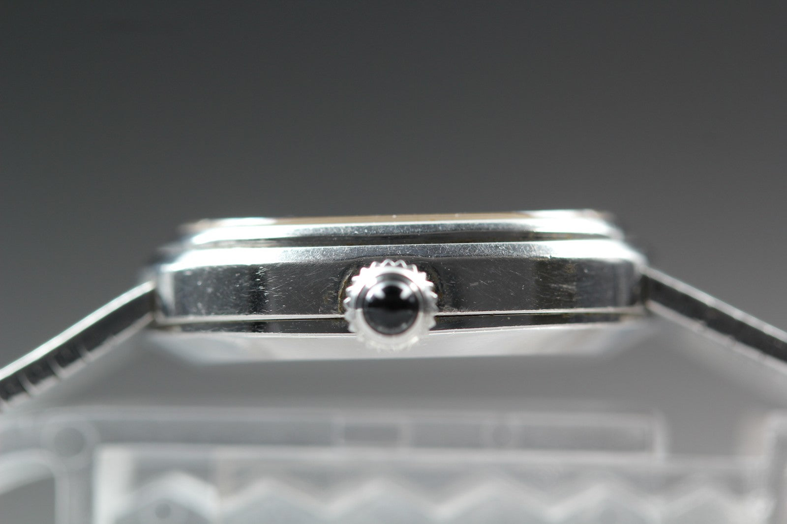 1977 Near MINT Vintage OMEGA De Ville 511.0538 26mm Manual Cal.625 Navy Women's