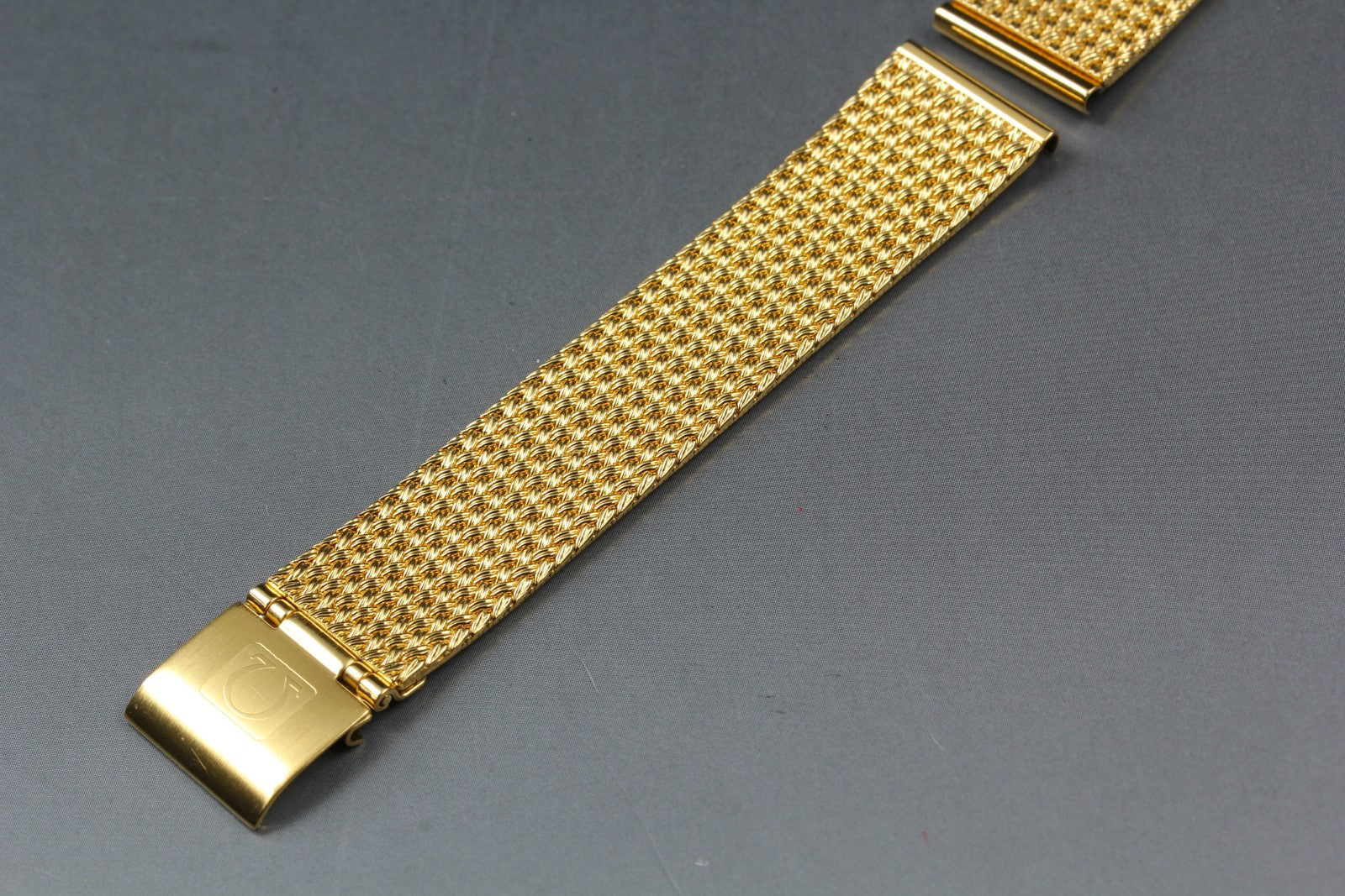 Near MINT Vintage OMEGA Milanese Mesh Band 16mm Bracelet Stainless Gold Unisex