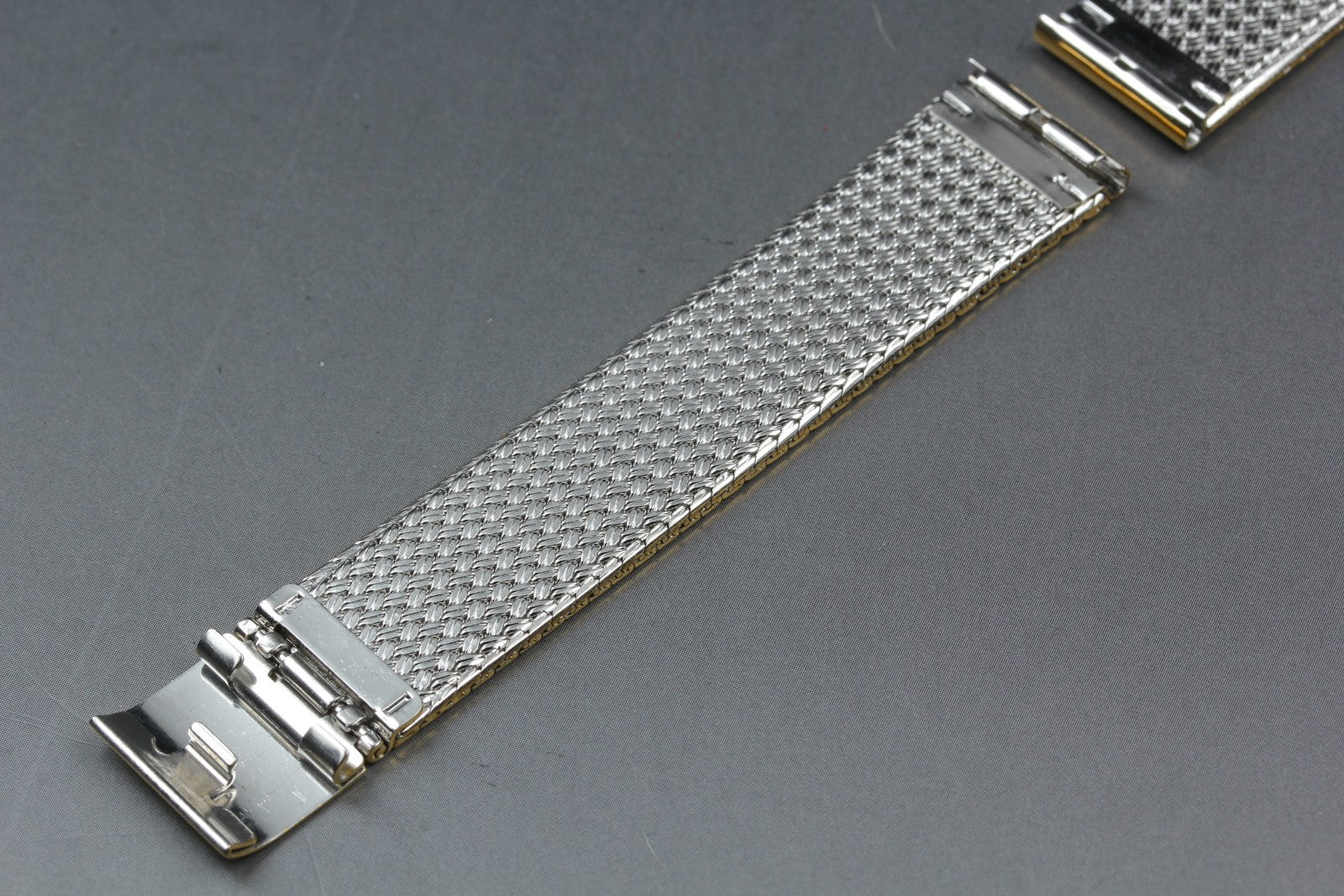 Near MINT Vintage OMEGA Milanese Mesh Band 16mm Bracelet Stainless Gold Unisex