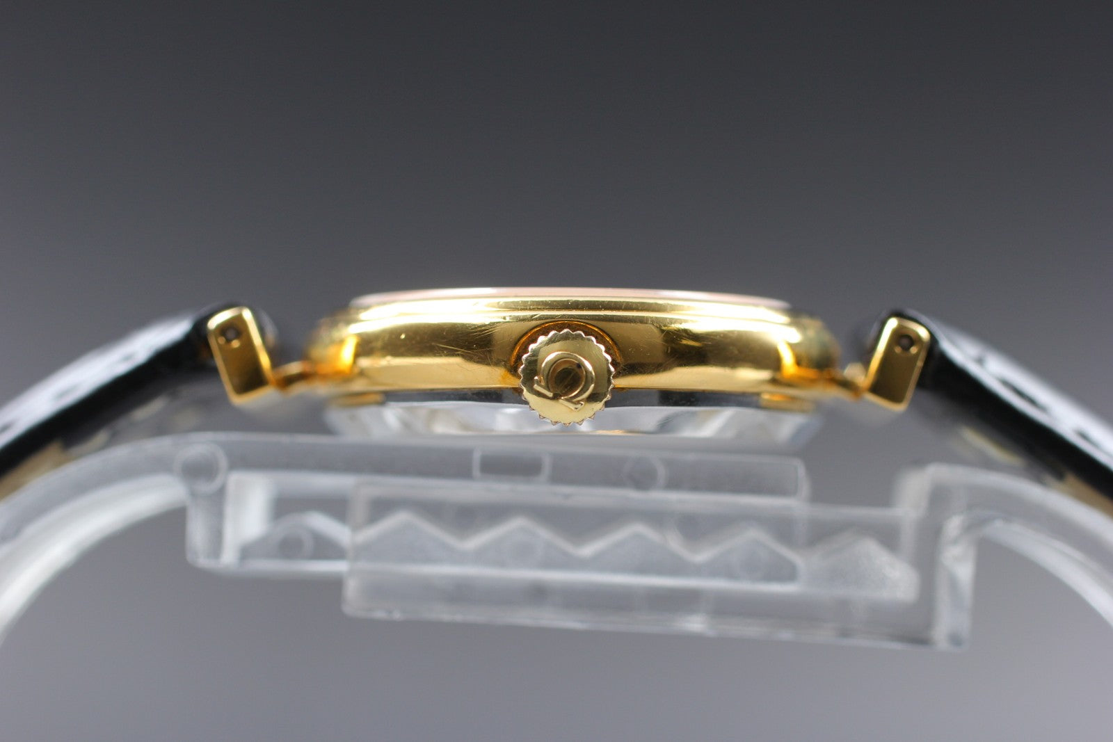 1978 Near MINT OMEGA De Ville 27mm 511.0558 Manual Cal.625 Gold Women's Vintage