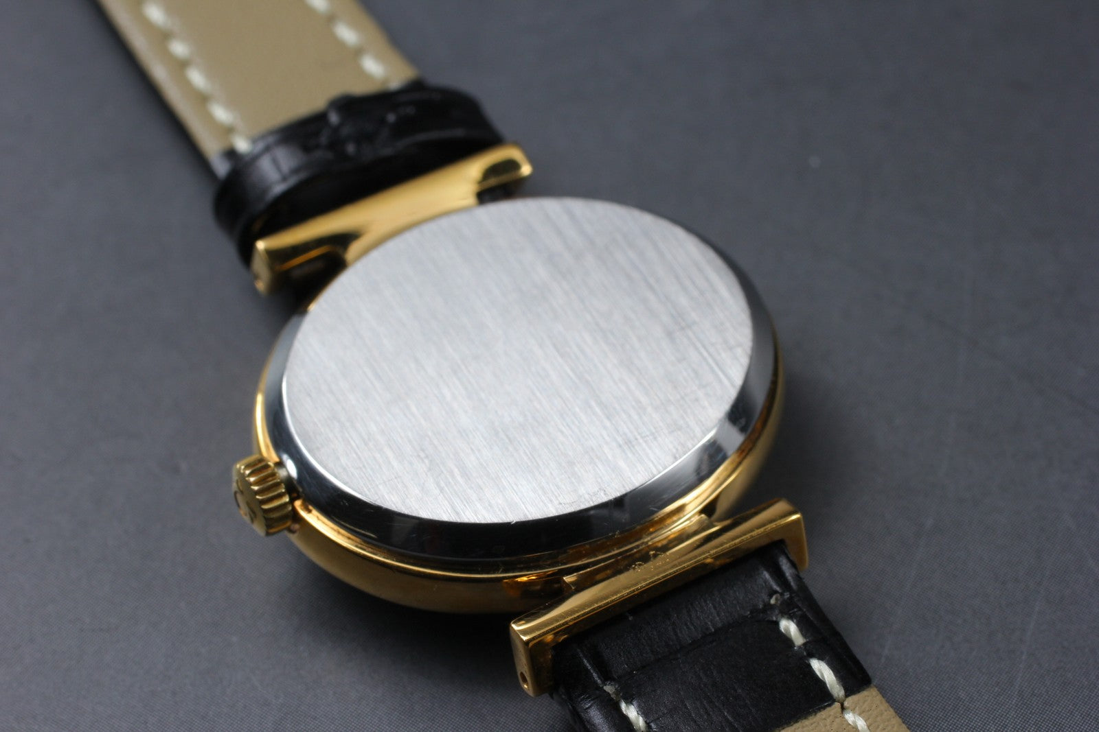 1978 Near MINT OMEGA De Ville 27mm 511.0558 Manual Cal.625 Gold Women's Vintage