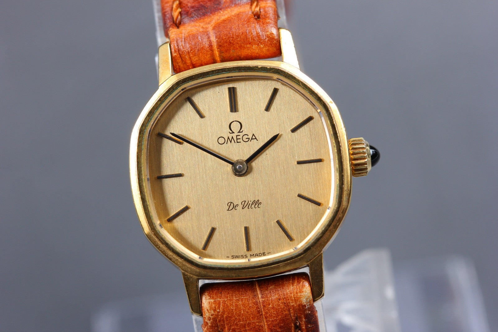 1979 Near MINT OMEGA De Ville 22mm 511.0567 Manual Cal.625 Gold Women's Vintage