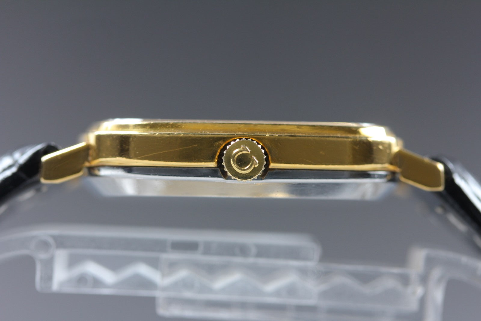 1973 Near MINT OMEGA De Ville 31mm 151.0045 Automatic Cal.711 Gold Men's Vintage