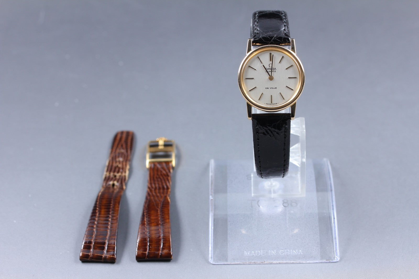 1978 Near MINT OMEGA De Ville 25mm 591.012 Quartz Silver Dial Women's Vintage