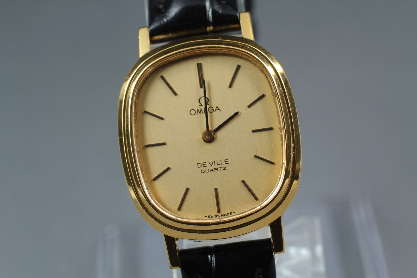 Near MINT OMEGA De Ville 23mm 591.0021 Quartz Cal.1353 Gold Dial Women's Vintage
