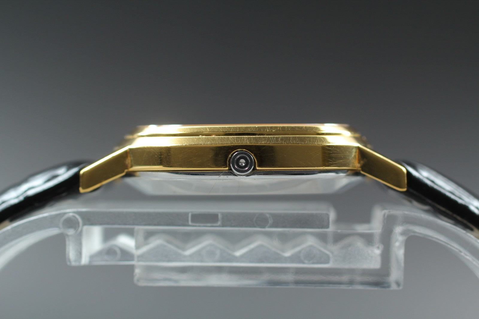 Near MINT OMEGA De Ville 23mm 591.0021 Quartz Cal.1353 Gold Dial Women's Vintage