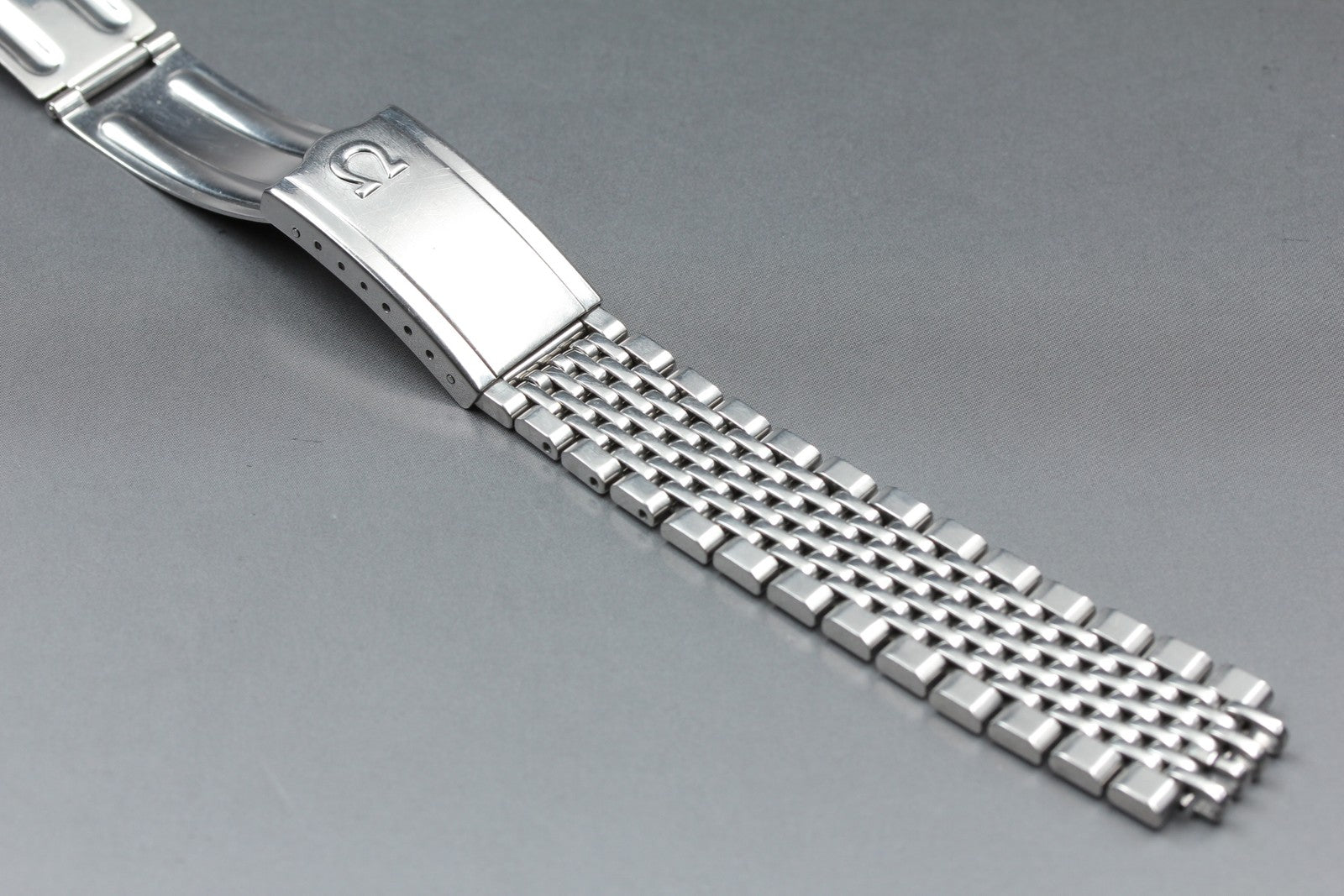 Near MINT Vintage OMEGA 1037 Beads of Rice Bracelet 18mm SS 570 End link Men's