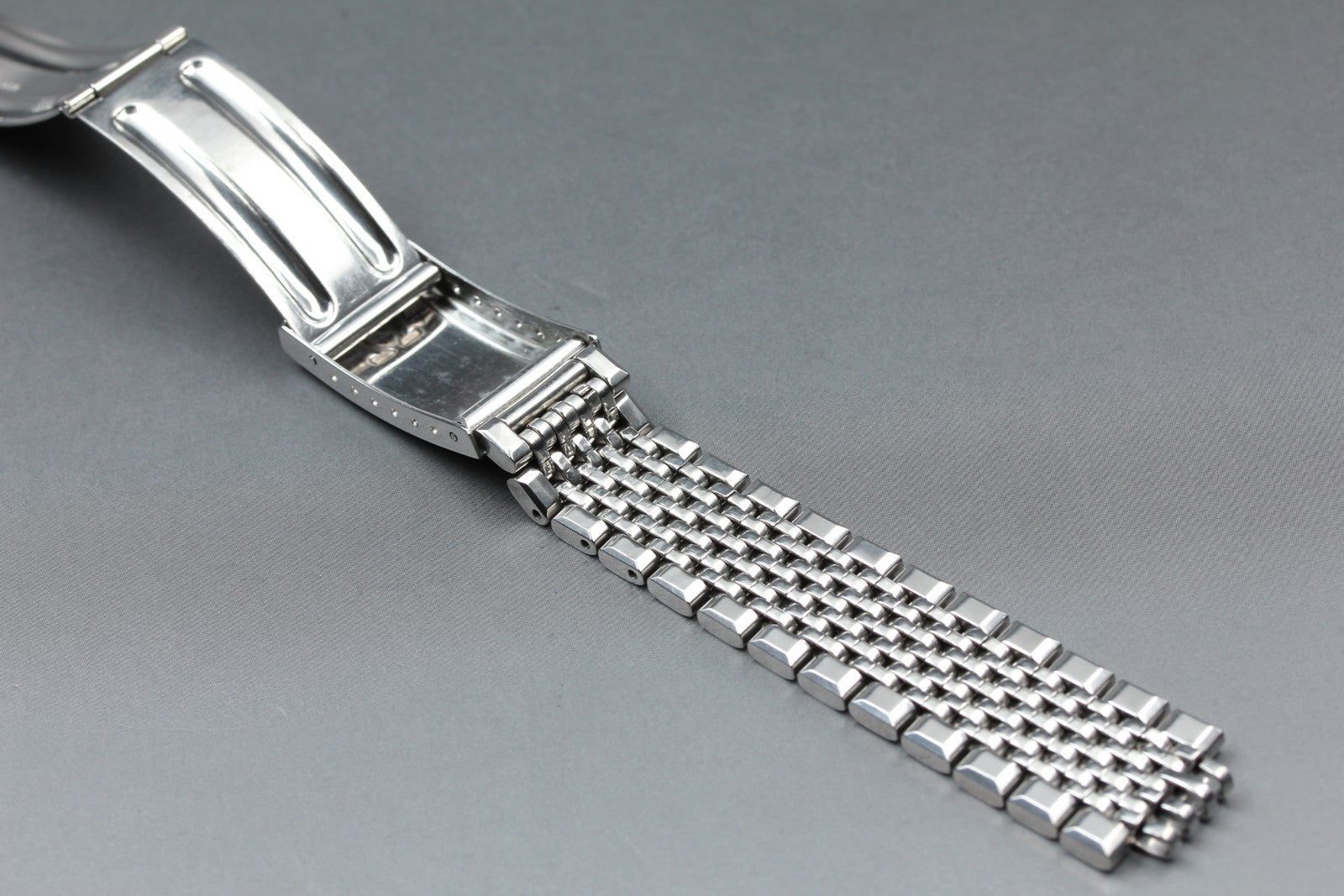 Near MINT Vintage OMEGA 1037 Beads of Rice Bracelet 18mm SS 570 End link Men's