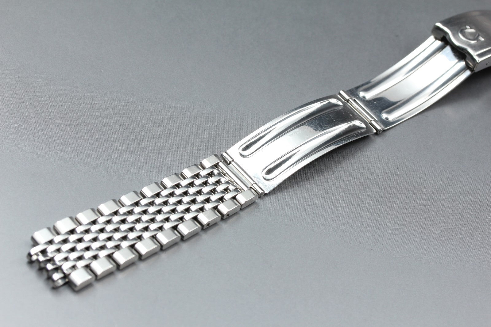 Near MINT Vintage OMEGA 1037 Beads of Rice Bracelet 18mm SS 570 End link Men's