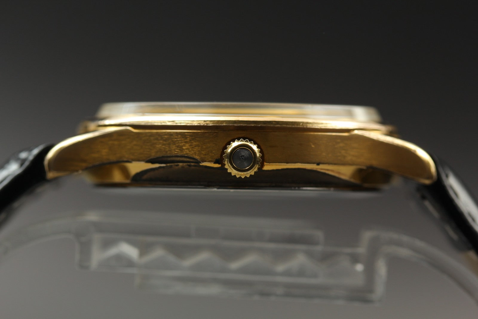 1977 OMEGA Seamaster 196.0106 34mm Quartz Cal.1342 Gold Dial Men's Vintage Exc+5